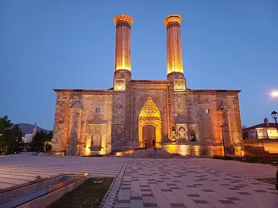Çifte Minareli Medrese