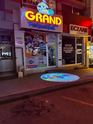 Grand Pet Market