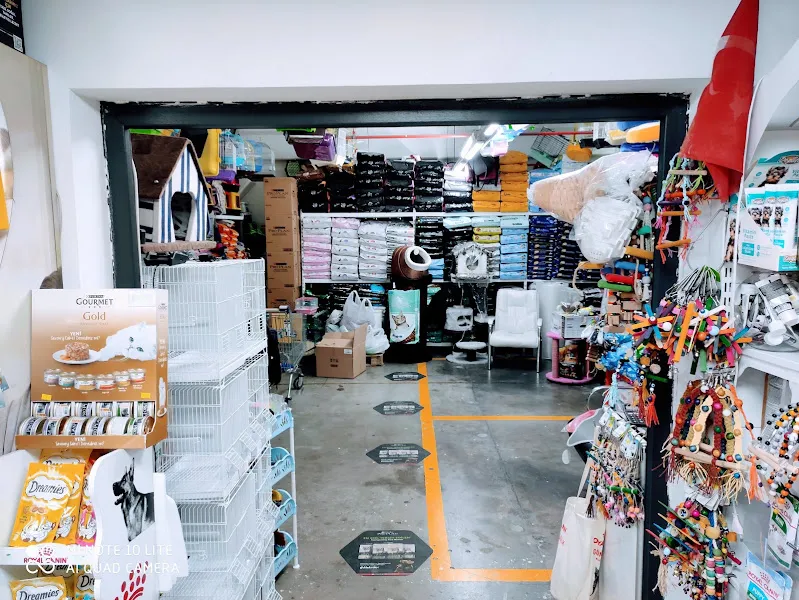 Alpemir Petshop ve Akvaryum CarrefourSA şube foto 2