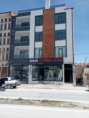 Veteriner Hekim Hakan Saltık