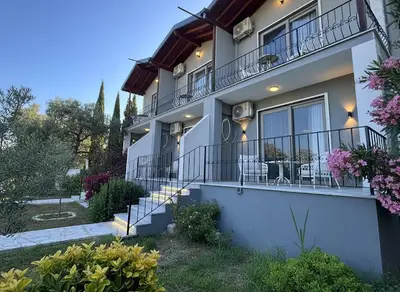 AdaSU Hotel-Bahçede ev yapımı kahvaltı konaklamaya dahil