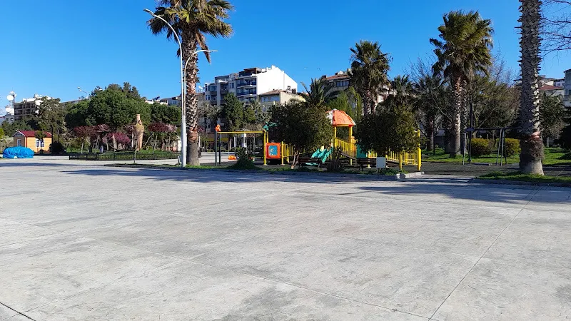 Sinop Mahallesi Hayvanat Bahçesi foto 1
