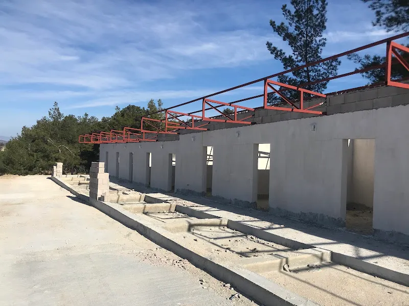 Mut Belediyesi Sokak Hayvanları Doğal Yaşam Alanı Rehabilitasyon ve Bakım Merkezi foto 2