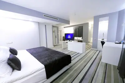 Grand Nora Hotel