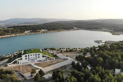 Bilecik Şeyh Edebali Üniversitesi Pelitözü Gölpark Misafirhanesi