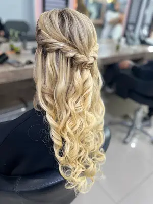 NARİN KUAFÖR ÇAVDIR