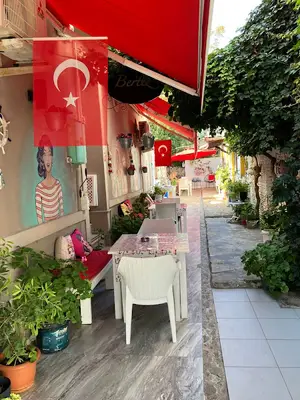Mignon Konukevi, Bertiz