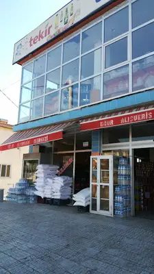 Uğur Alışveriş Merkezi
