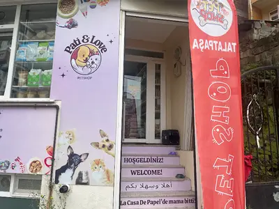 Petshop, Pati & Love