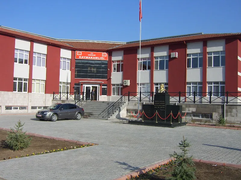 Hacılar İlçesi Sosyal Yardımlaşma Ve Dayanışma Vakfı foto 1