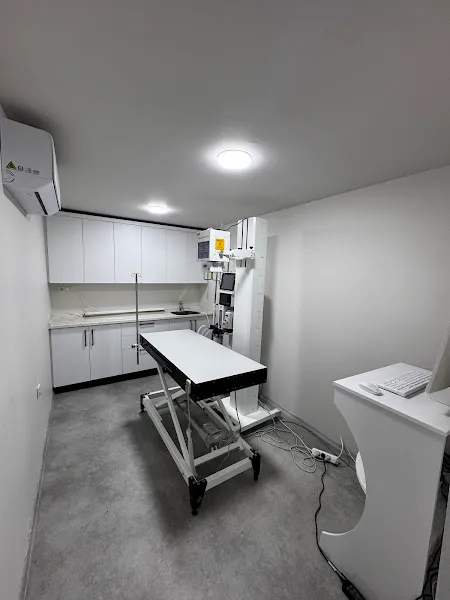 10Urla Veteriner Kliniği (Onurla) foto 1
