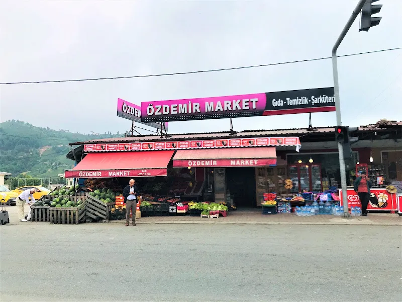 Özdemir Market foto 1