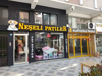 Neşeli Patiler Pet Kuaför & Pet Shop