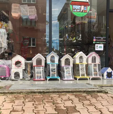 Lets Get Pet Shop fotoğrafı