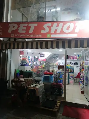 Novi pet Shop fotoğrafı